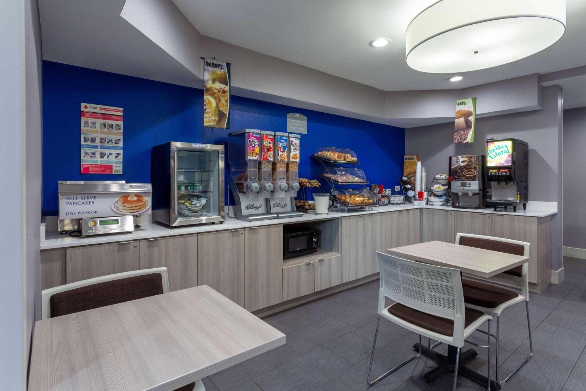 Microtel & By Wyndham Bethel/danbury