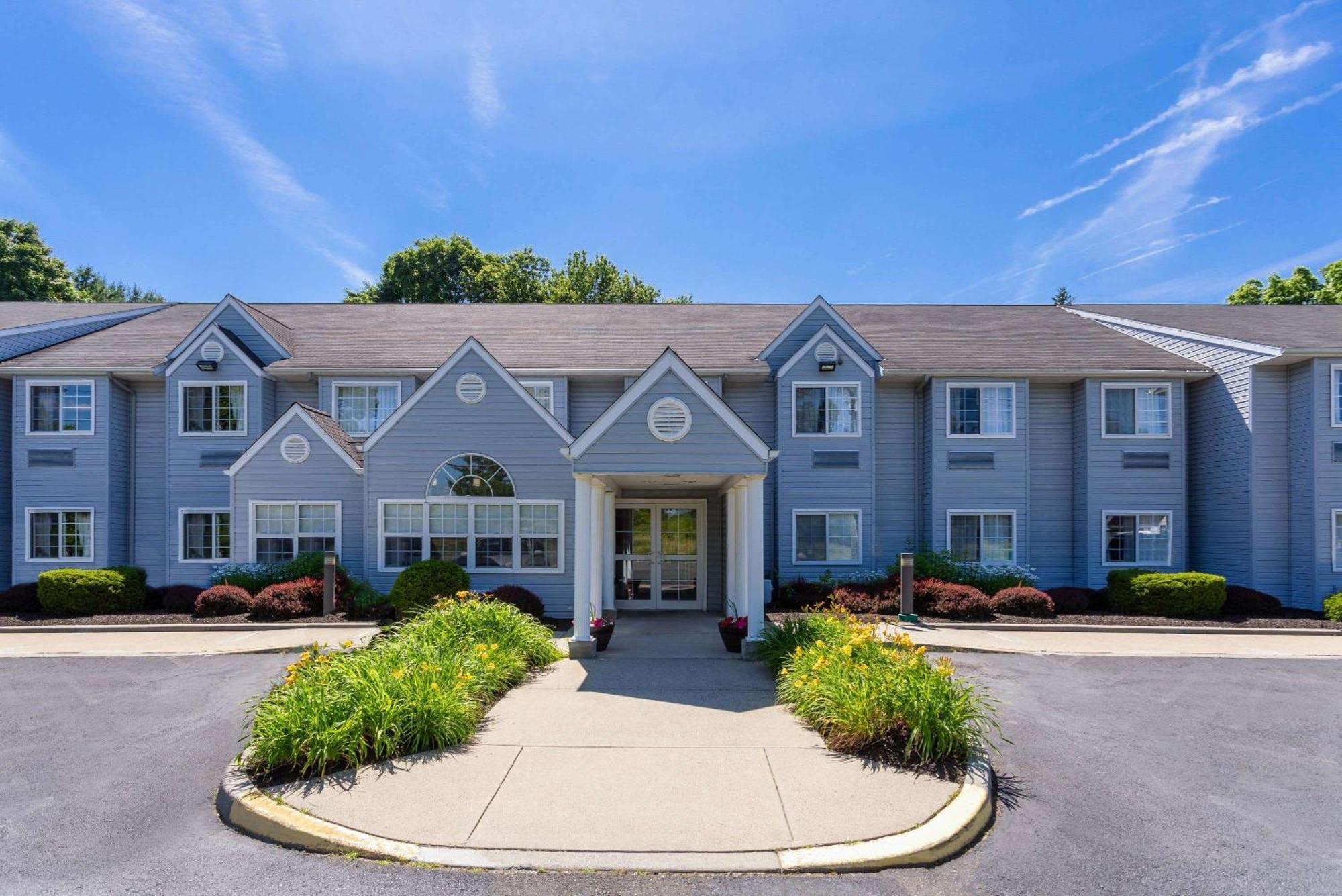 Microtel & By Wyndham Bethel/danbury Hotel