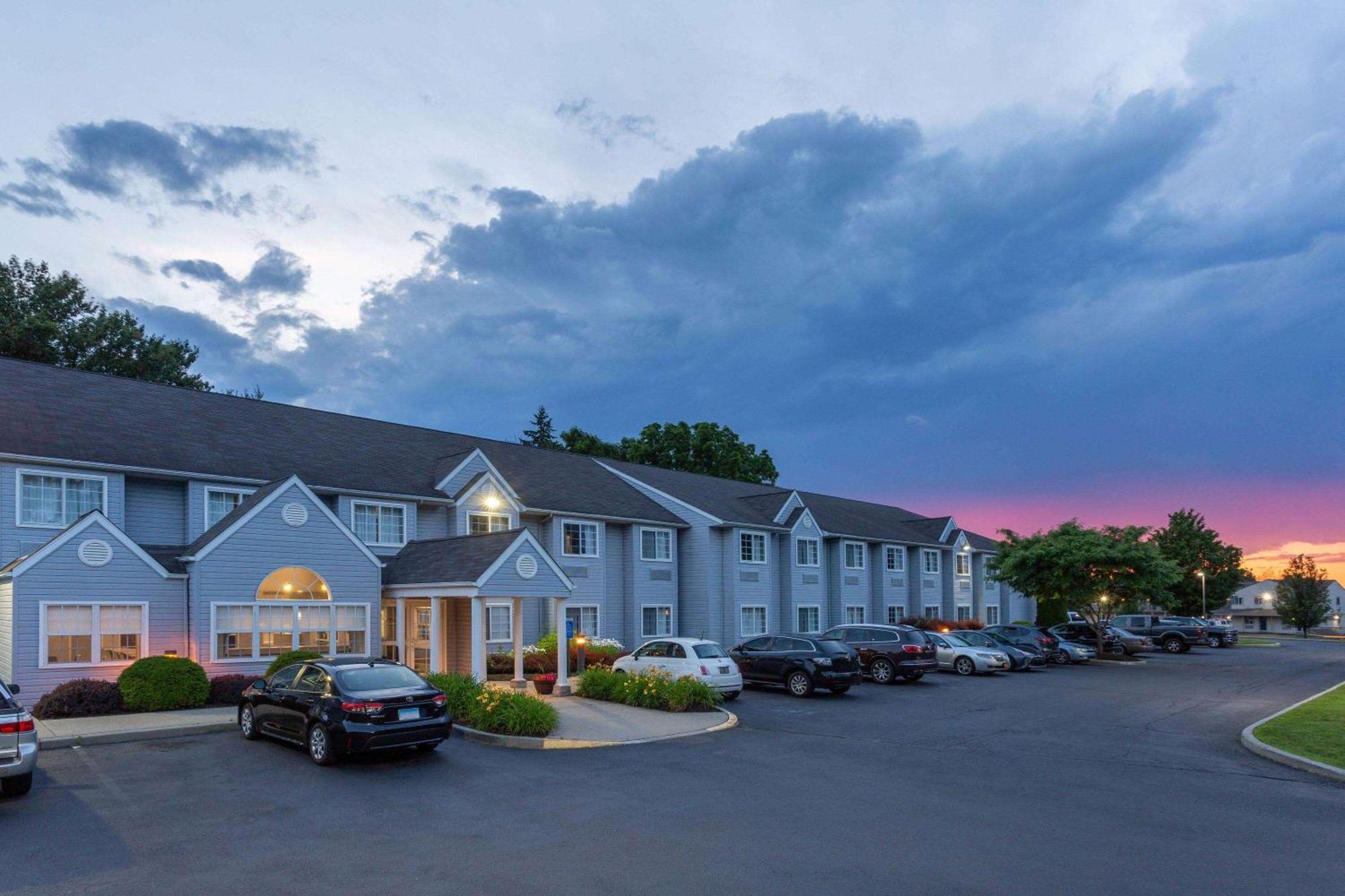 Microtel & By Wyndham Bethel/danbury 2*