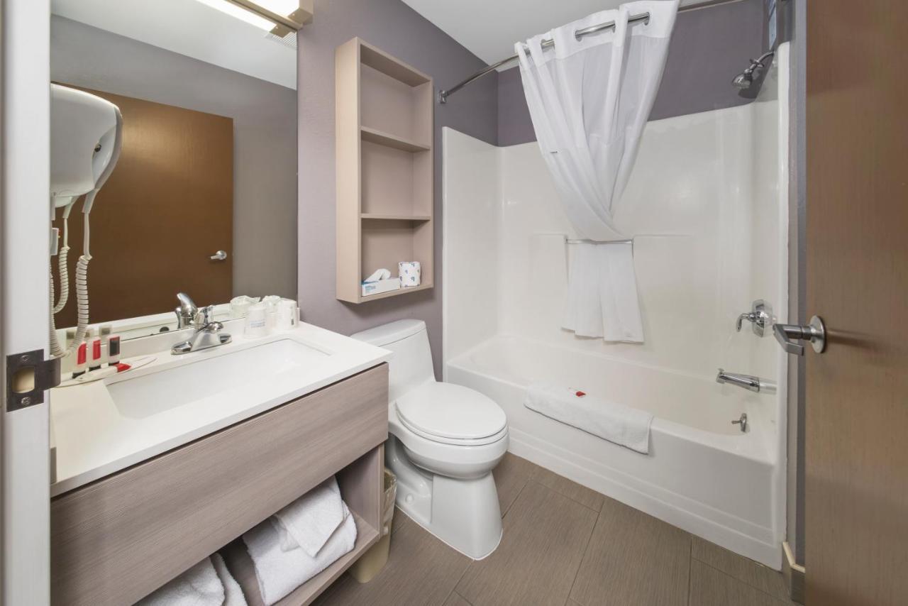 Microtel & By Wyndham Bethel/danbury
