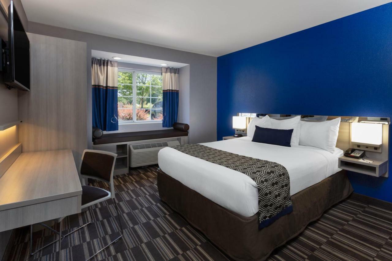 Microtel & By Wyndham Bethel/danbury Hotel